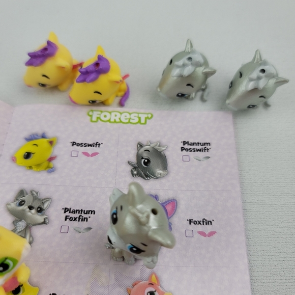 Hatchimals Best Friends Travel Pack Hatchy Suitcase Platinum Pal Exclusives - Picture 8 of 16